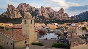 Sei serate con la musica che arriva dalle rocce di San Pantaleo: tu chiamale se vuoi Emozioni…