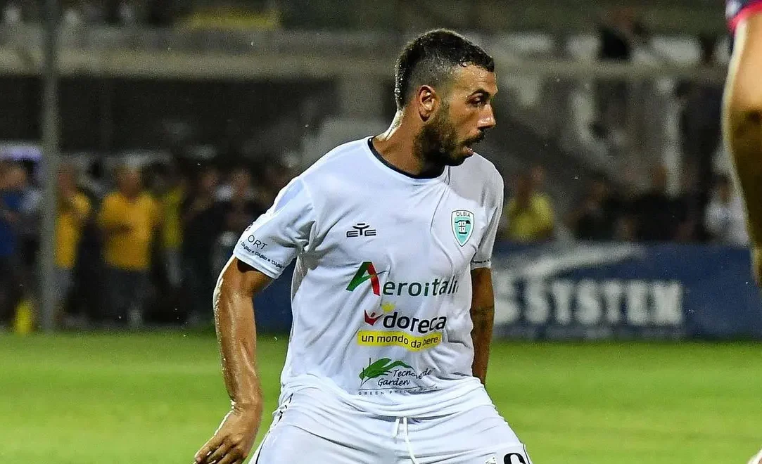 L’Olbia si abbona alla tripletta: eurogol di Maspero (dopo il rigore sbagliato di Ragatzu), poi De Grazia e Costanzo