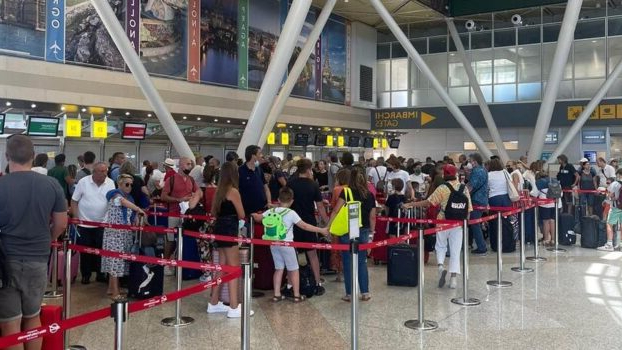 Aeroporti Nord Sardegna, volano i numeri: a luglio 1 milione di passeggeri