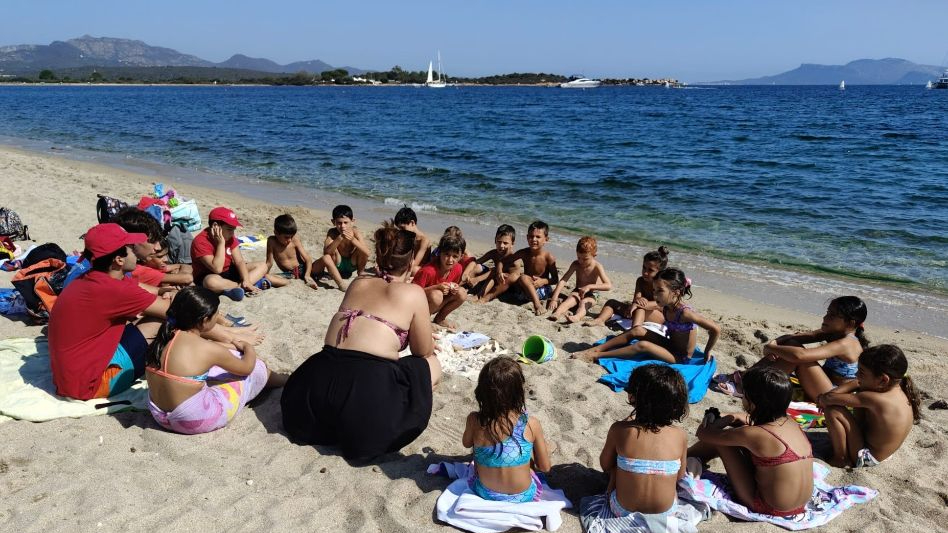 I bambini riaccompagnano a casa le conchiglie rubate: “Un modo per dare loro una seconda vita”