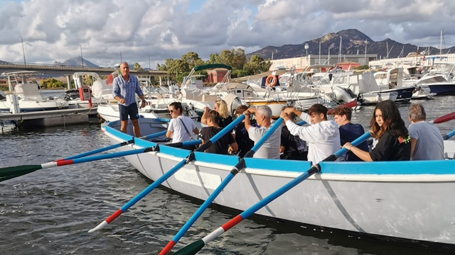 Un colpo di… remi come terapia del sorriso per i bambini: il cuore della Lega navale batte per Pollicino