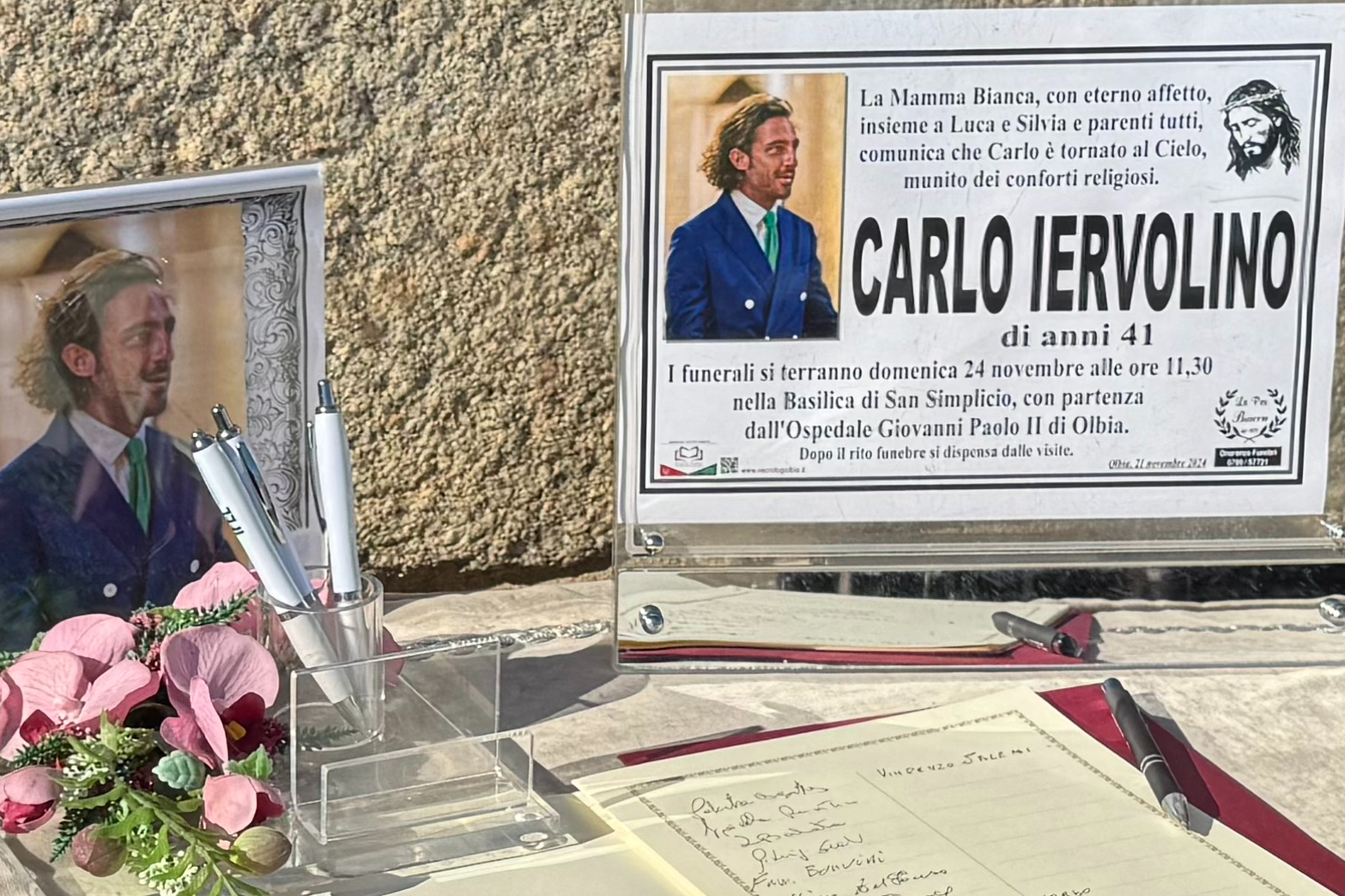 Addio commosso di una città intera a Carlo Iervolino, il giovane imprenditore vittima della malaria