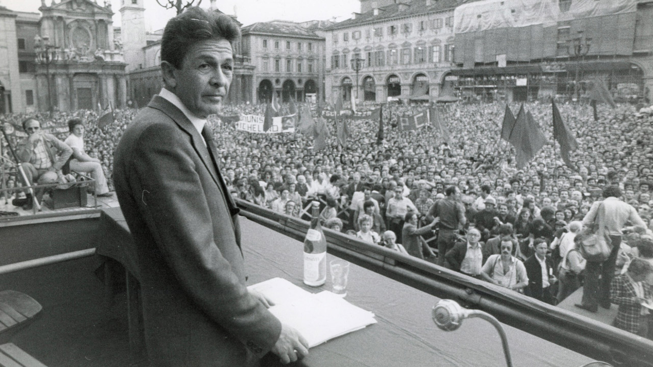 Il film su Berlinguer? “Eravamo più poveri, ma c’erano più occasioni di crescita culturale: la famiglia, la scuola, la dignità del lavoro”