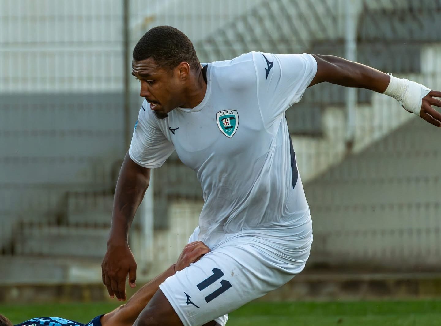 Olbia punita da un tiro Mancino. Sciupate due palle gol, sfiorato il pari al 95′. È mancata la “cattiveria”