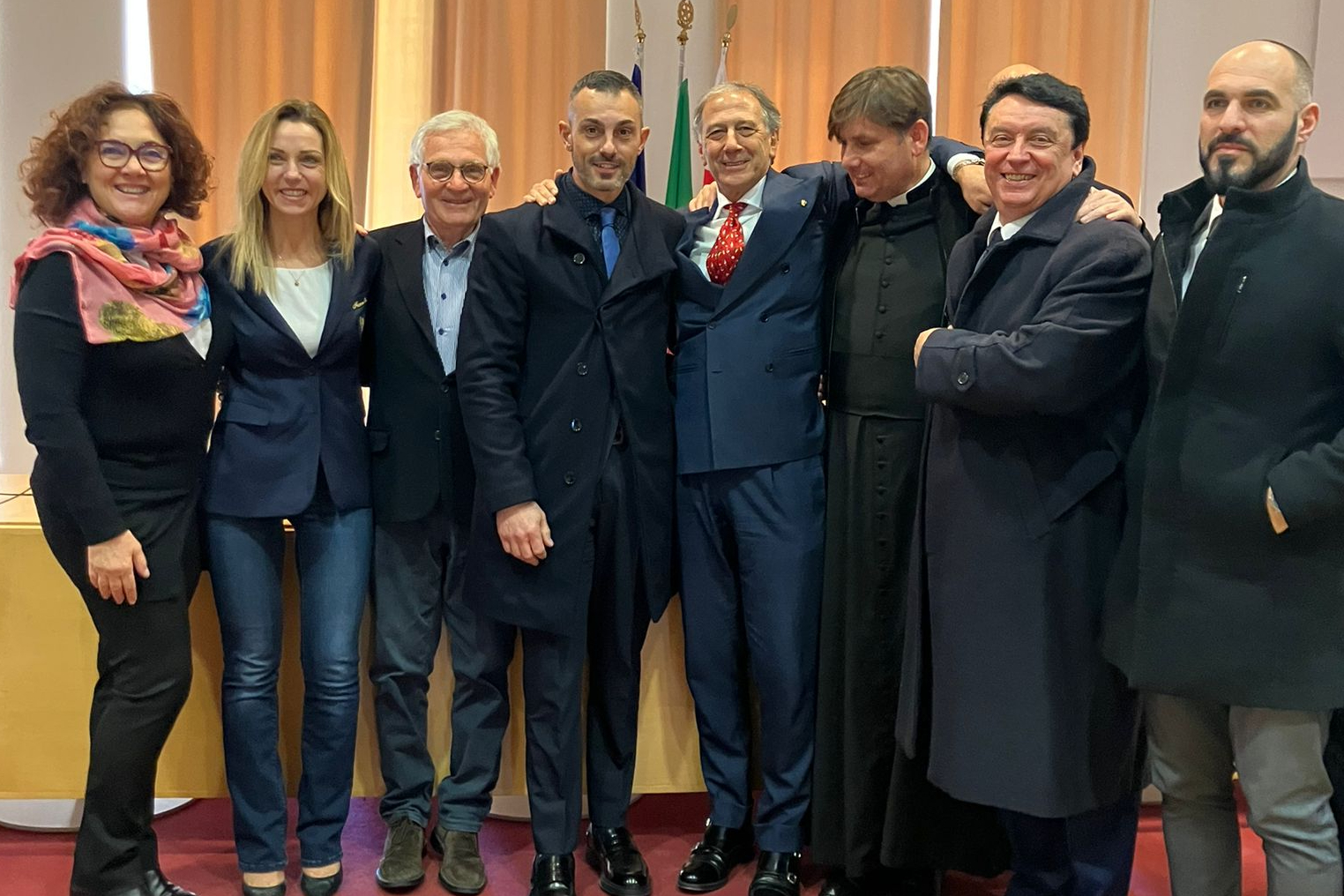 Progetto Scuola sicura: “Ragazzi, state lontani dalla droga”.  La Vezzali e don Antonio Coluccia testimonial d’eccezione