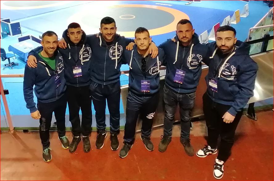 La passione per la lotta (libera e greco-romana) premia gli atleti della “Gigliotti Team Nuoro”.  A Olbia corsi anche di “Strumpa”
