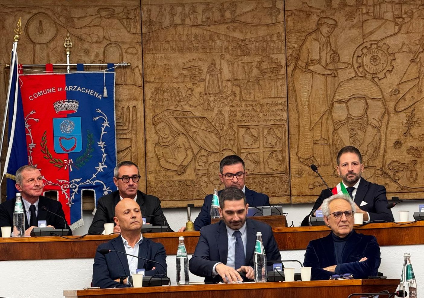 L’ultimo abbraccio di Arzachena al suo “concittadino” Karim. Il sindaco: “Per noi è sempre stato un padre buono”