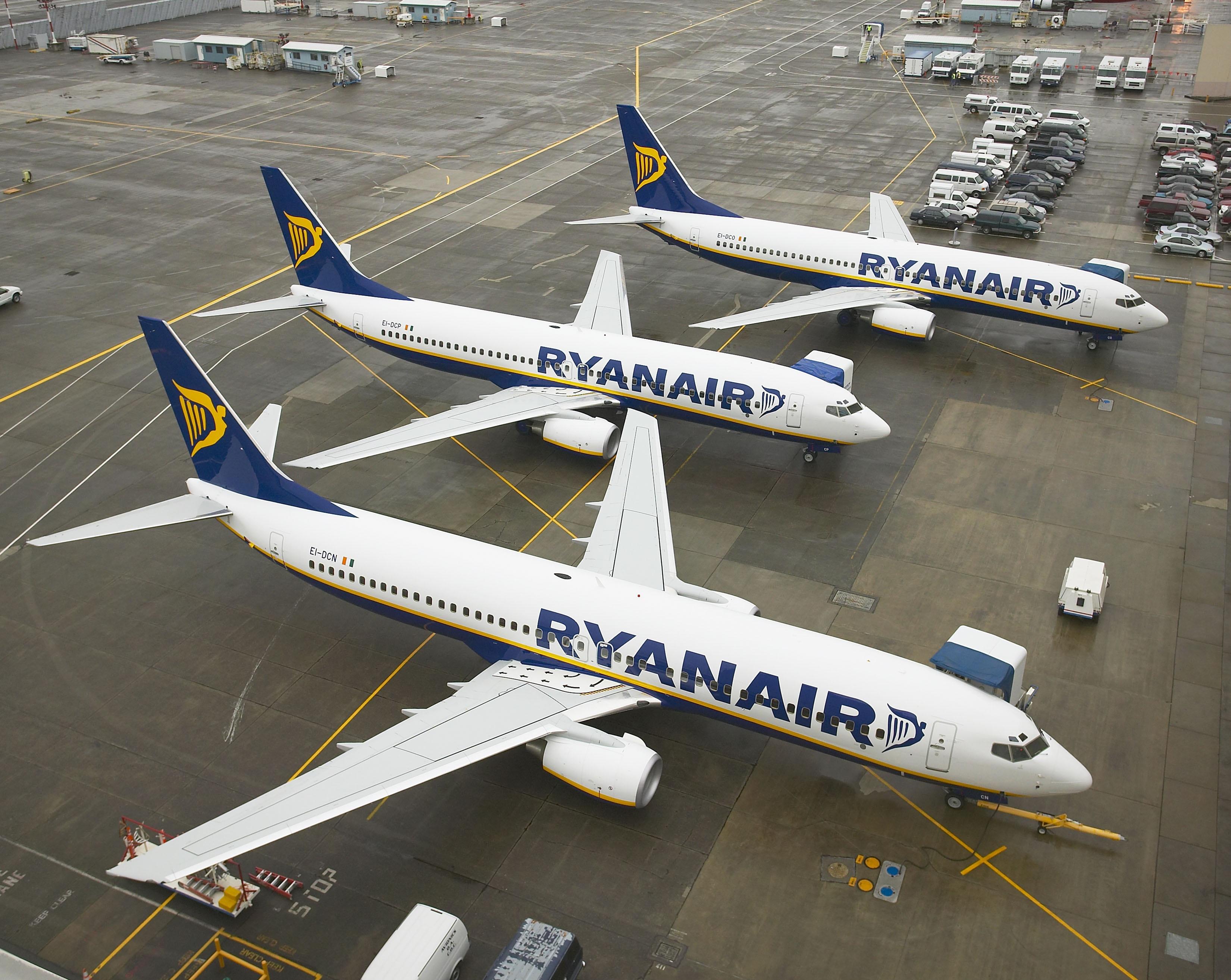 La forza d’urto di Ryanair (612 aerei) sui tre aeroporti sardi. “L’attrattore più forte continua a essere il mare e non i riti della Settimana Santa”