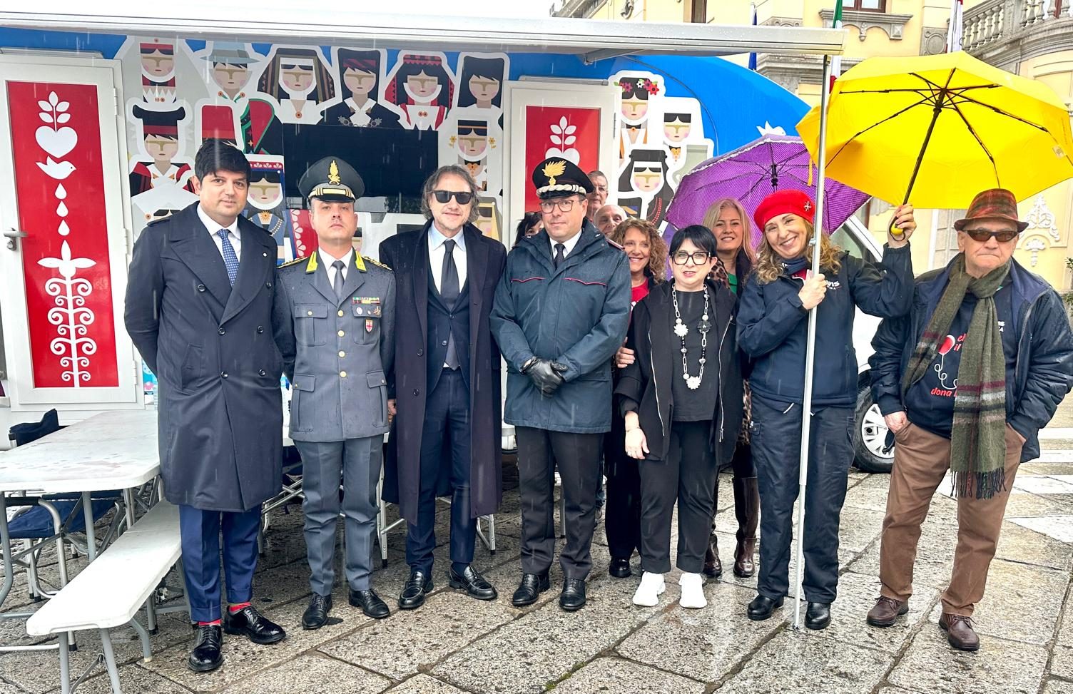 L’auto accartocciata di Falcone in una teca: il sangue versato come elemento  della memoria verso la legalità.  Anche il procuratore Capasso tra i donatori