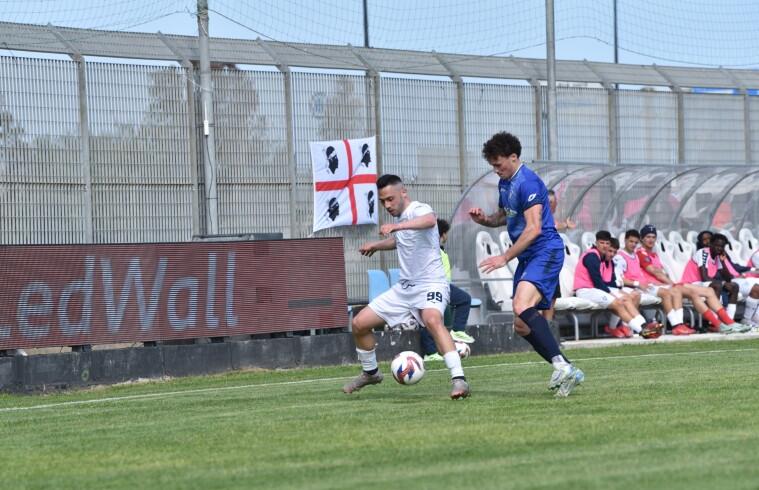 Un’Olbia sciupona inciampa e si complica la vita: due volte in vantaggio, si fa raggiungere e superare dalla Sarnese