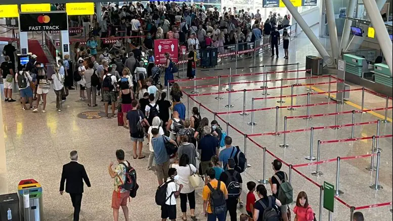 La Sardegna e il sogno di volare alto: bando per 67 nuove rotte. Olbia e Alghero collegate con  Cagliari