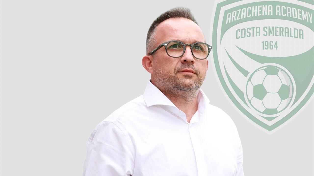 Arzachena Costa Smeralda, l’era di Pasquale Cossu nel segno della Juventus. Mister Piras se ne va