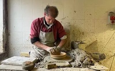 I primi quarant’anni di lavoro del profeta della ceramica e dei tegami in terracotta