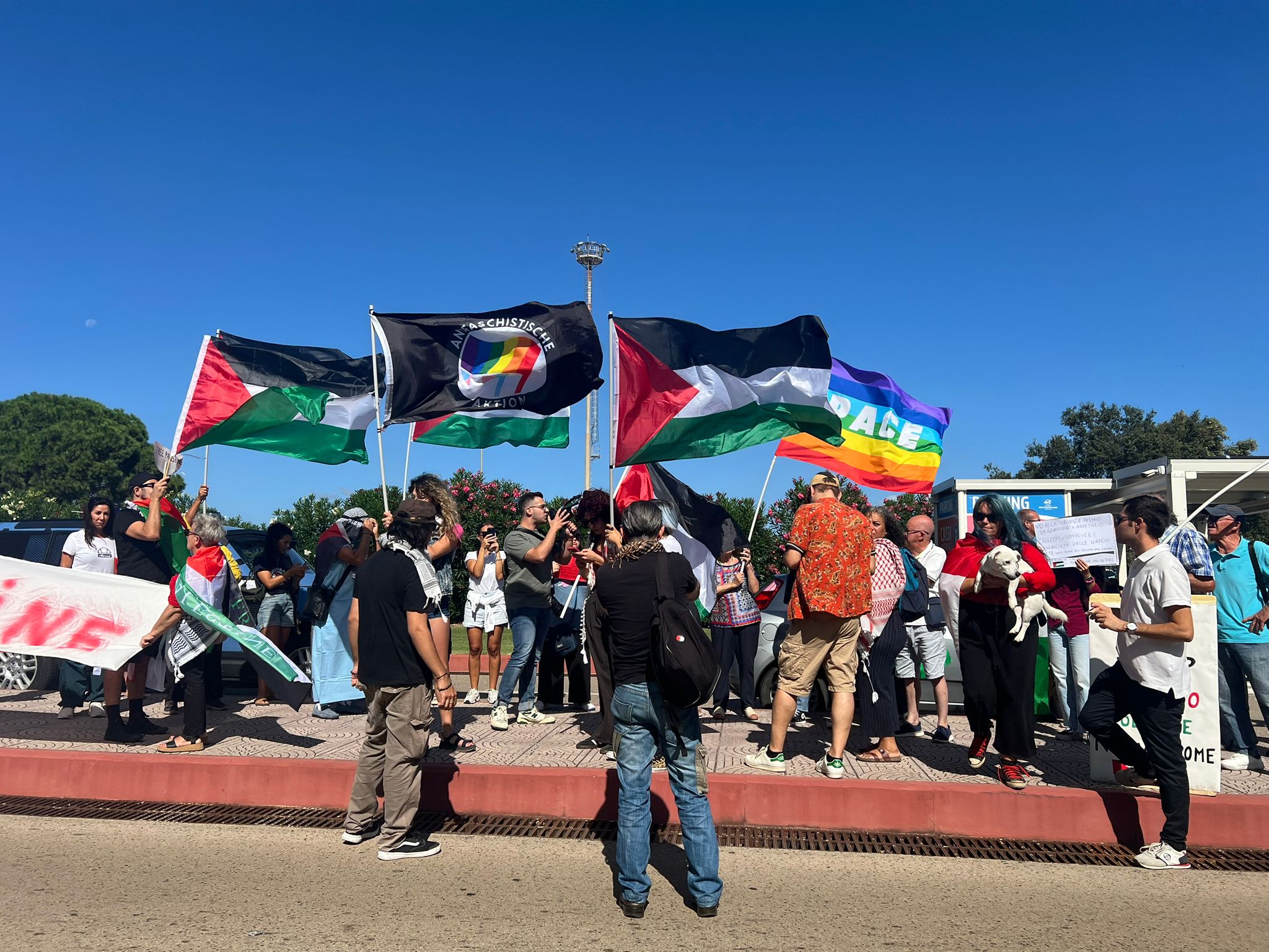 La “protezione” degli israeliani in vacanza in Sardegna? Troppo forti i legami di quel Pase con Europa e Usa