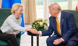 La presidente Ue:
“Caro Trump non mettere i dazi, ti regaliamo il Colosseo, il Vaticano e la Torre Eiffel”