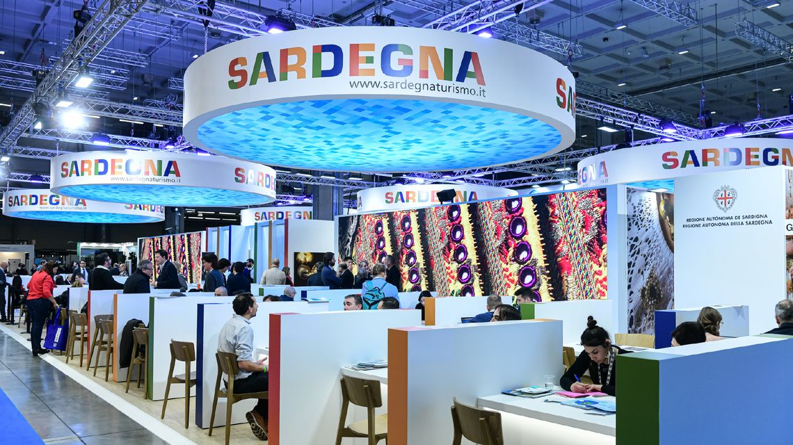 Turismo, Sardegna in vetrina alla Borsa internazionale di Milano. Sarà illustrato anche il Piano Fiere 2026