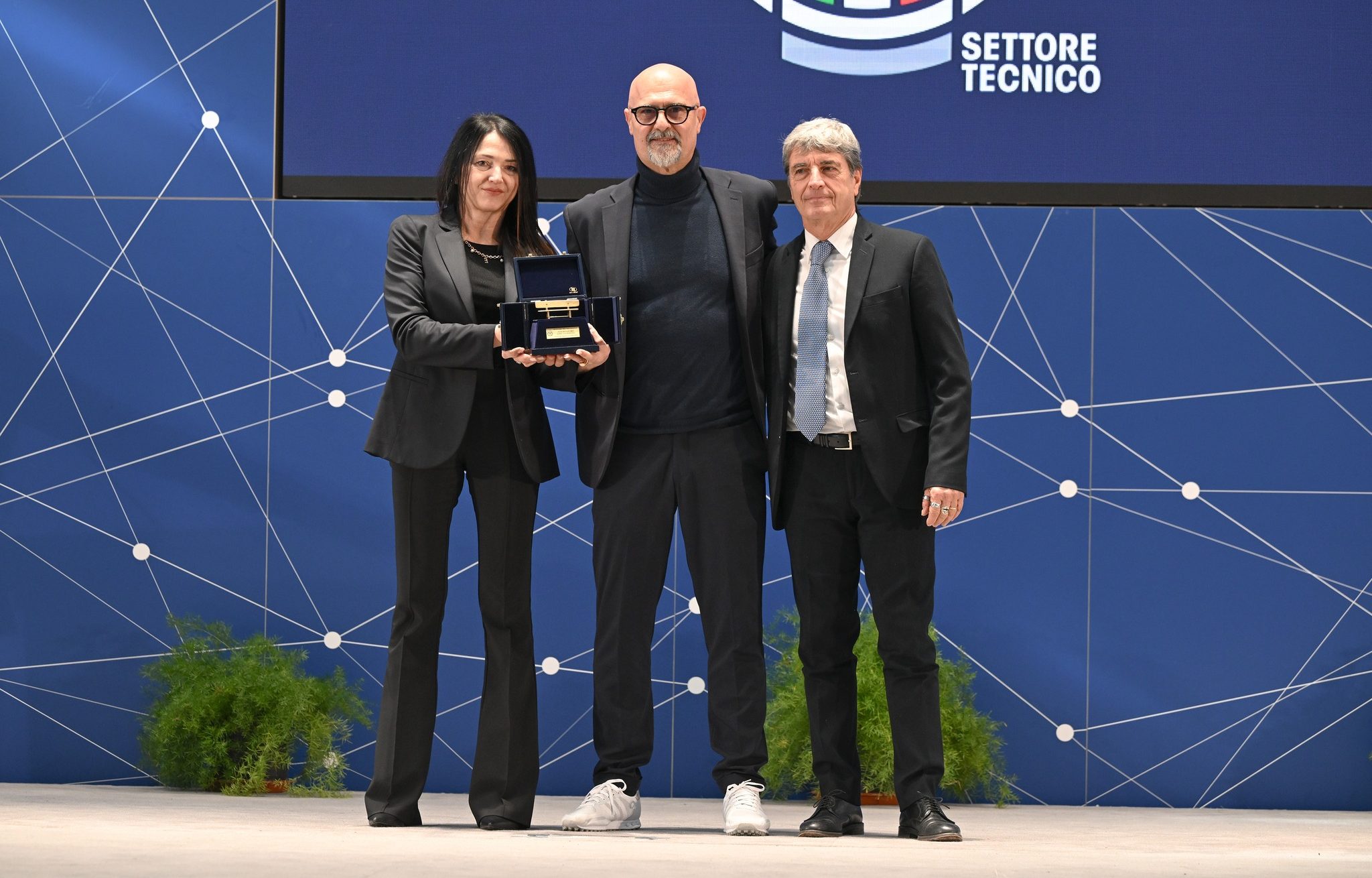 Max Canzi (beato tra le donne) premiato con la Panchina d’Oro per lo scudetto e la Coppa vinti con la Juventus Women