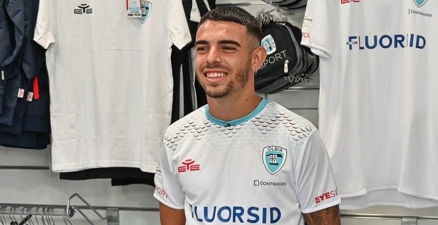 L’ex Pinna fa volare il Monastir (e non esulta). L’Olbia si complica la vita. Tensione negli spogliatoi. Presente Fuke