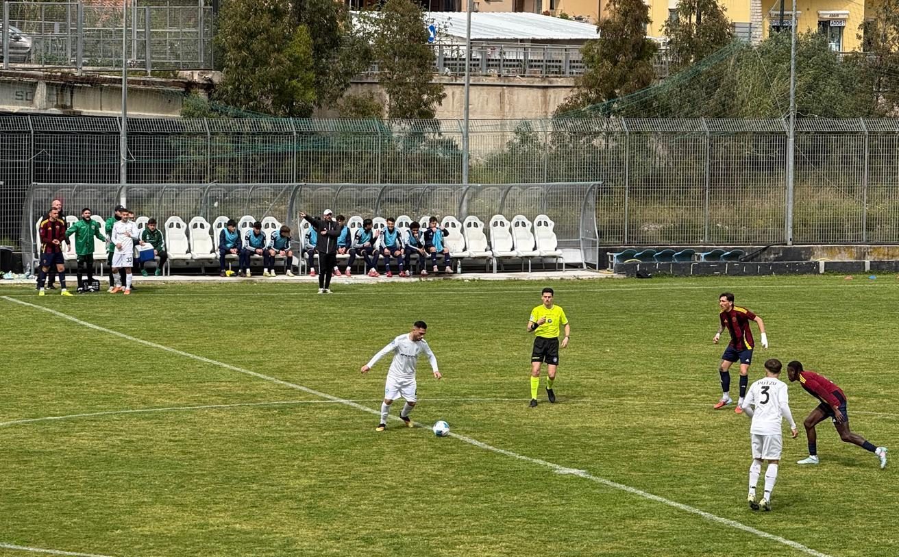 Olbia salvata da due supereroi: Putzu (autore dell’1-1) e il portiere Viscovo che para anche un rigore. Due legni del Monterotondo