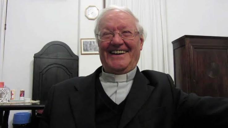 Don Giuseppe Delogu: 
“Resto qui, me l’ha chiesto 
il Vescovo. Con me ci sarà padre Giustino, sacerdote indiano, che succede a don Nelson. Faremo tutti insieme una bella esperienza”